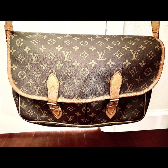 LOUIS VUITTON MESSENGER BAG - Picture 2 of 13
